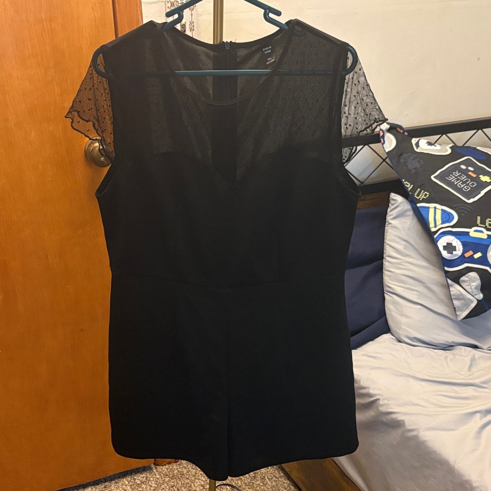 SHEIN Black Lace Sleeve Romper